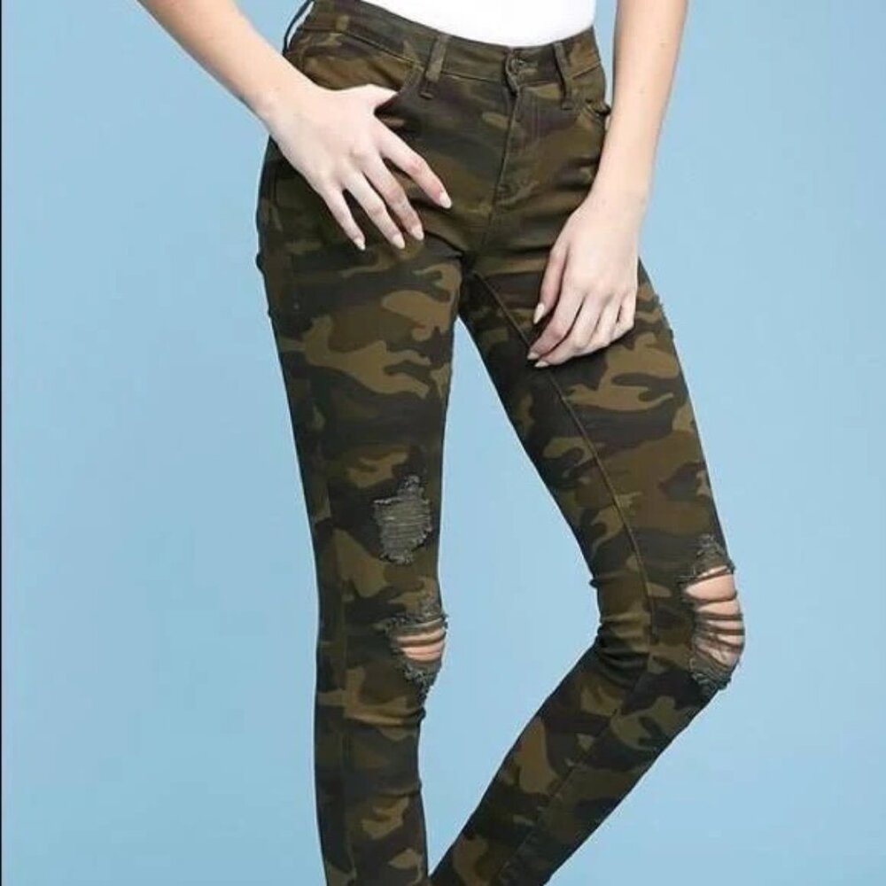 Judy Blue Camoflage Distressed Skinny Jeans - Size 22W